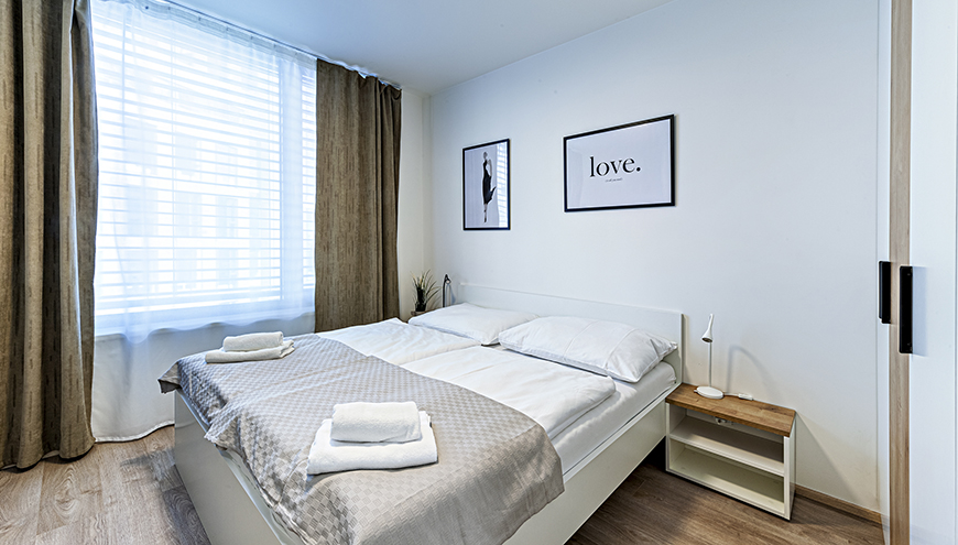 images/Home-1/room5/img-1.jpg
