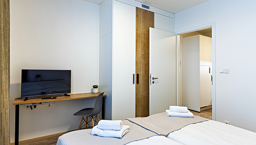 images/Home-1/room5/img-19.jpg