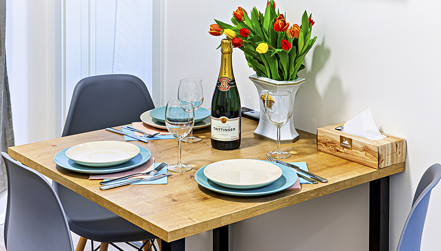 images/Home-1/room4/img-7.jpg