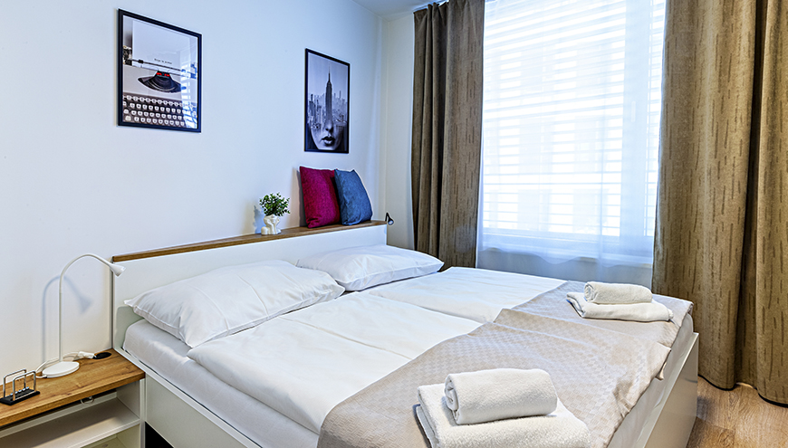 images/Home-1/room5/img-15.jpg