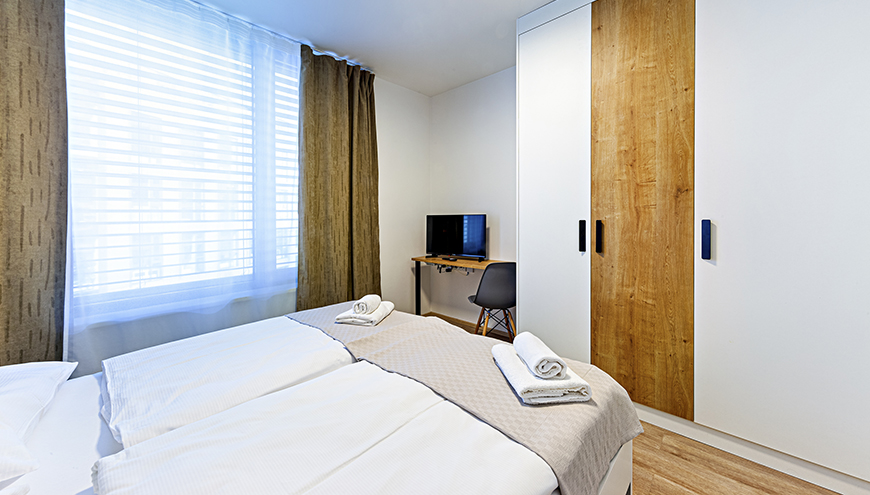 images/Home-1/room5/img-16.jpg