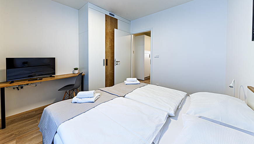 images/Home-1/room5/img-18.jpg