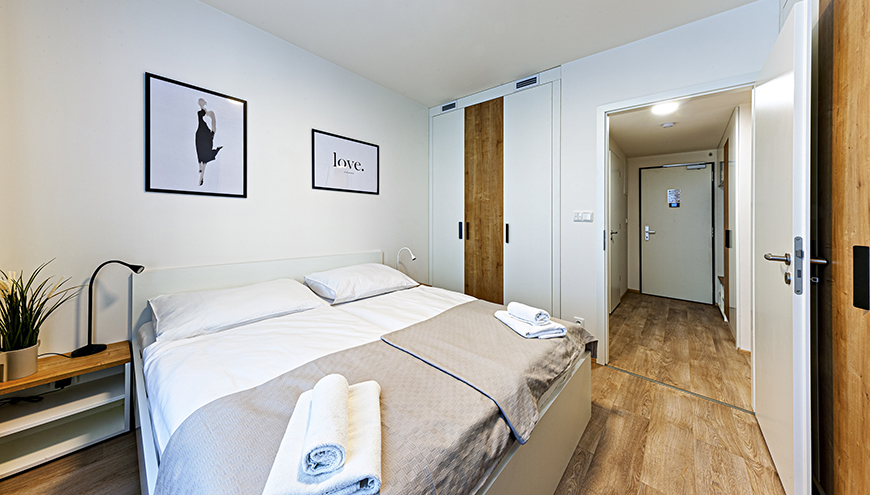 images/Home-1/room5/img-2.jpg